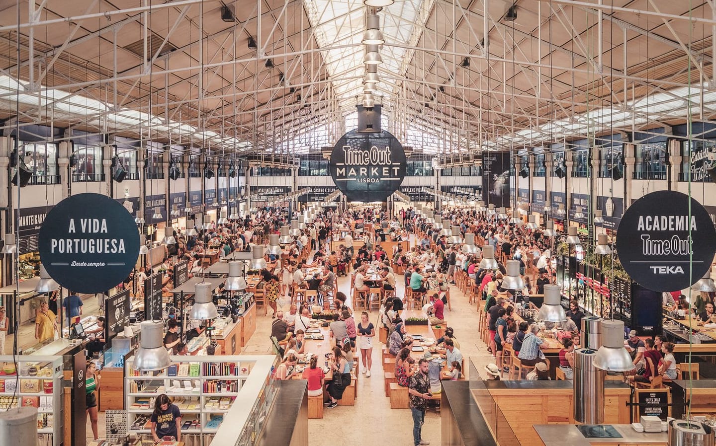 La halle du Time Out Market, à Lisbonne