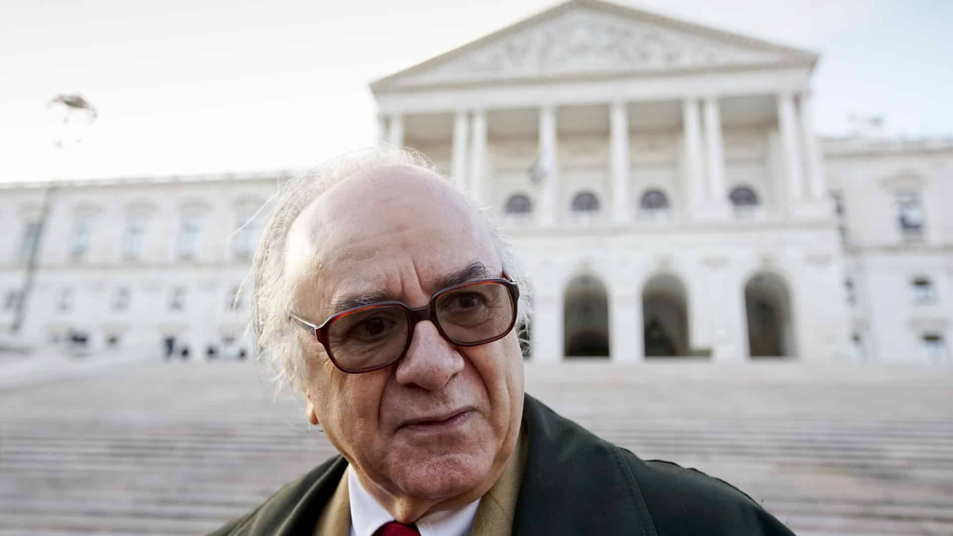 "Ces gens m'ont parasité. Ils ont pensé que travailler avec moi était une garantie."