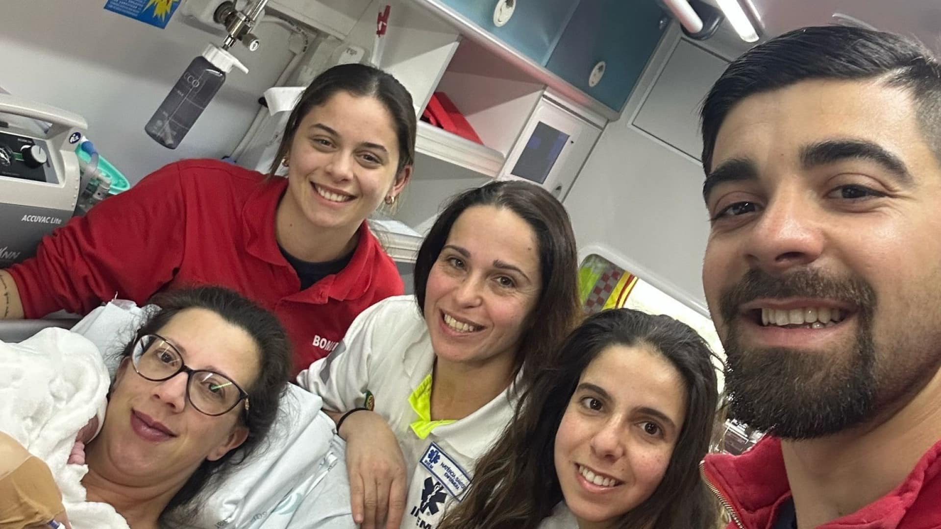 Heureux. Fils de pompiers de Figueira né dans une ambulance sur l'A14