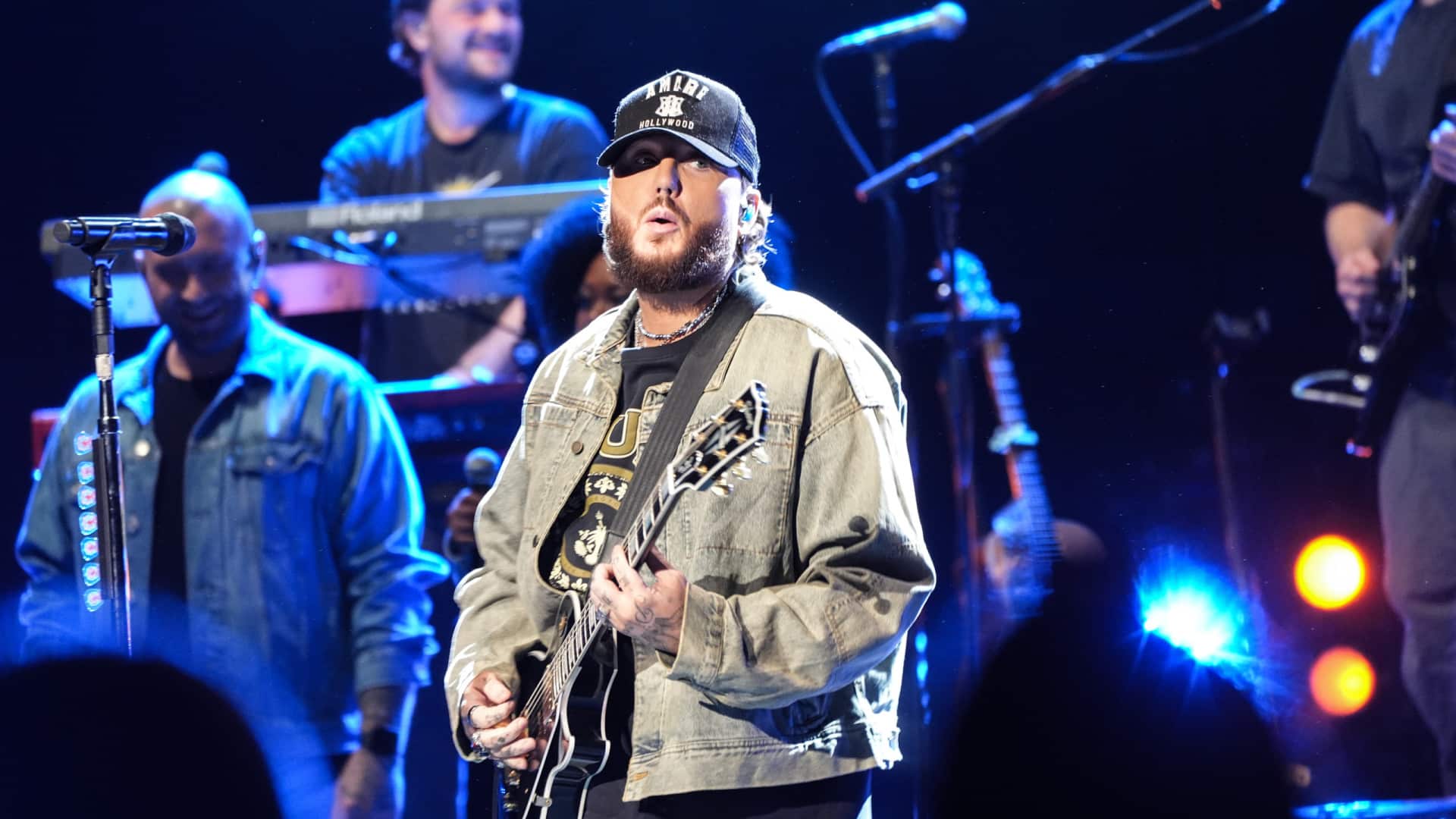 James Arthur annonce un deuxième concert à Lisbonne après que la première date soit complète.