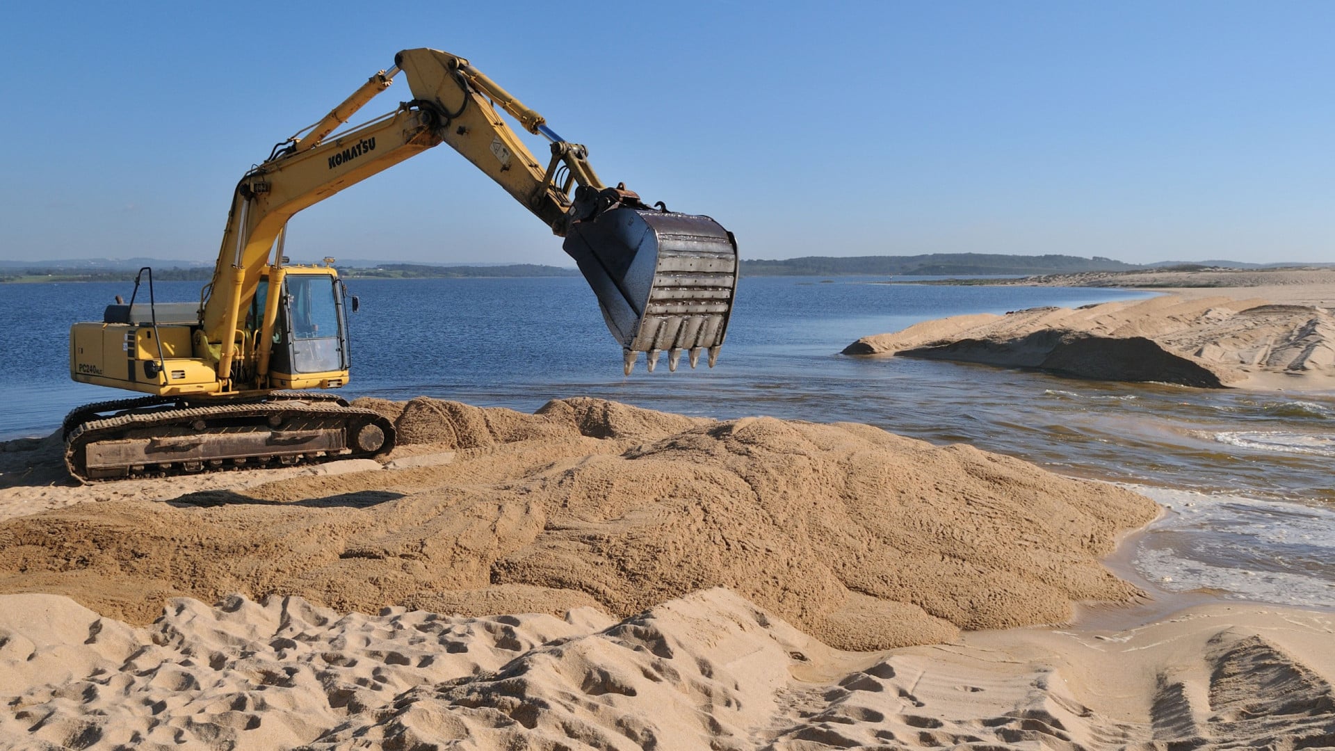 Lagoa de Santo André s'ouvre à la mer pour le renouvellement de l'eau et des espèces.