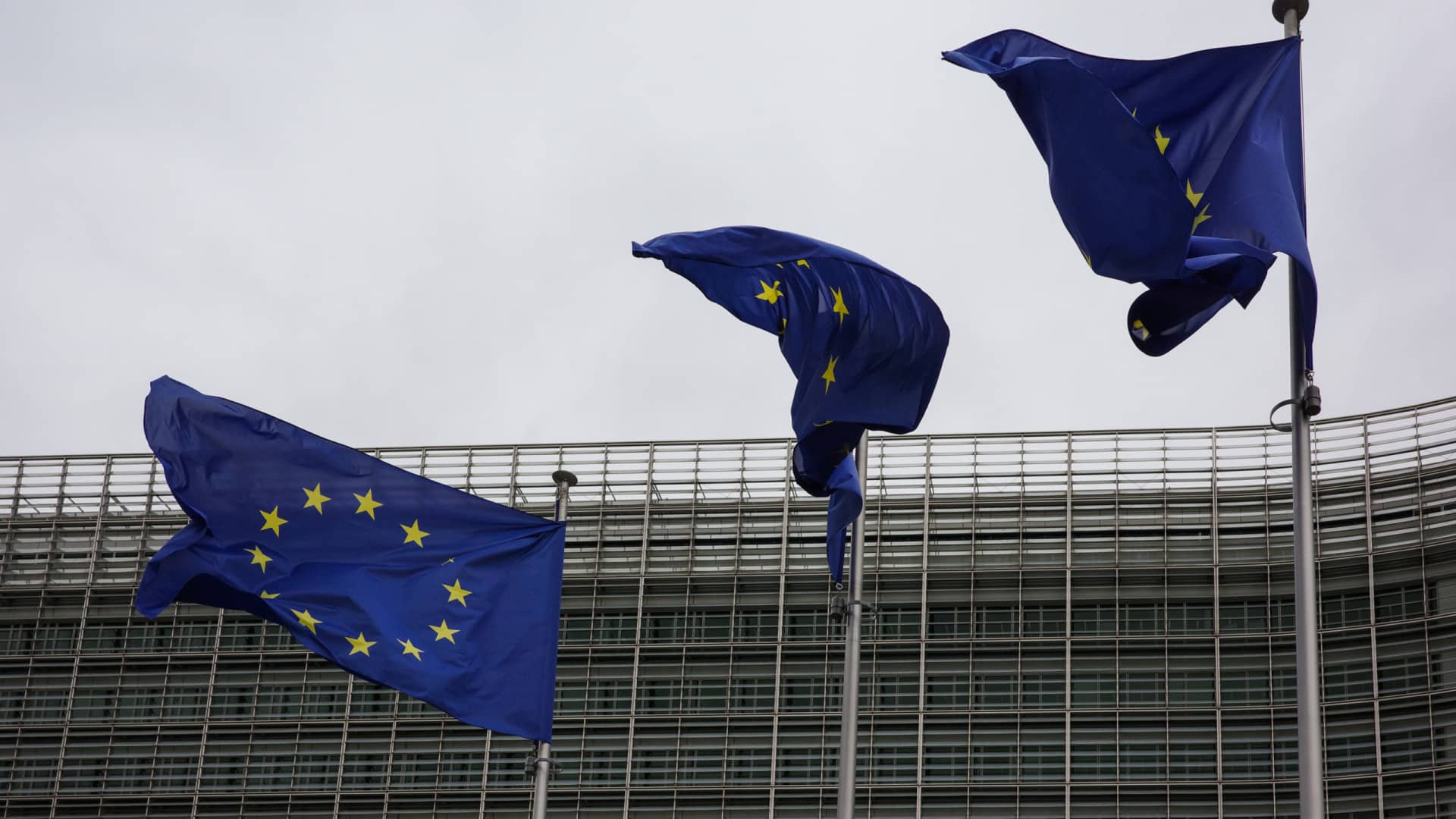 Le gouvernement "va essayer" d'adopter dans deux mois la directive qui a conduit à la procédure.