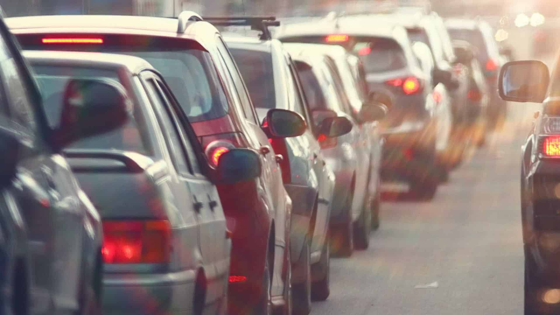 Le secteur automobile européen chute de 5 % en bourse après une nouvelle taxe de Trump.