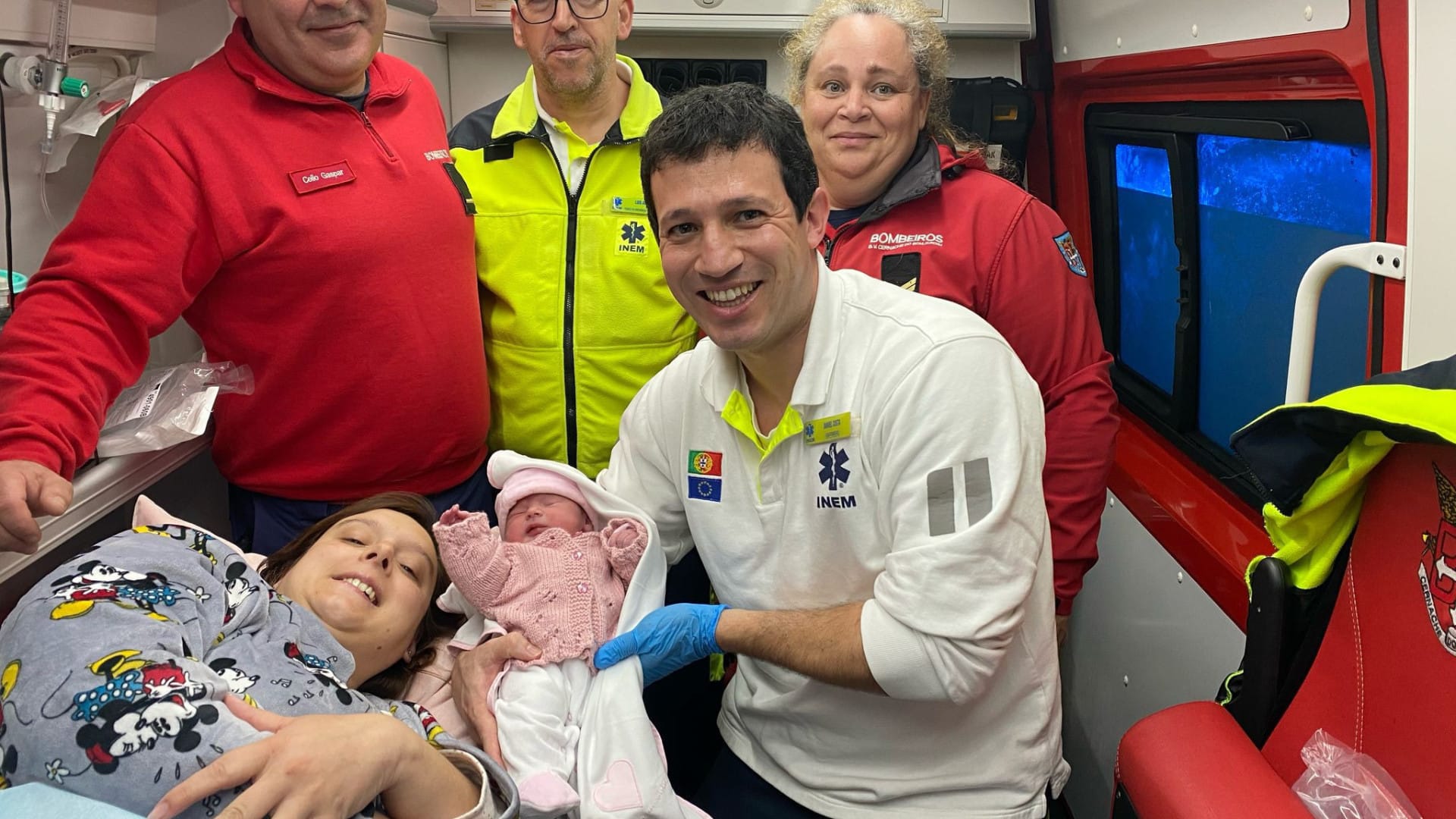 Les pompiers de Cernache do Bonjardim aident un bébé à naître. "Inoubliable"