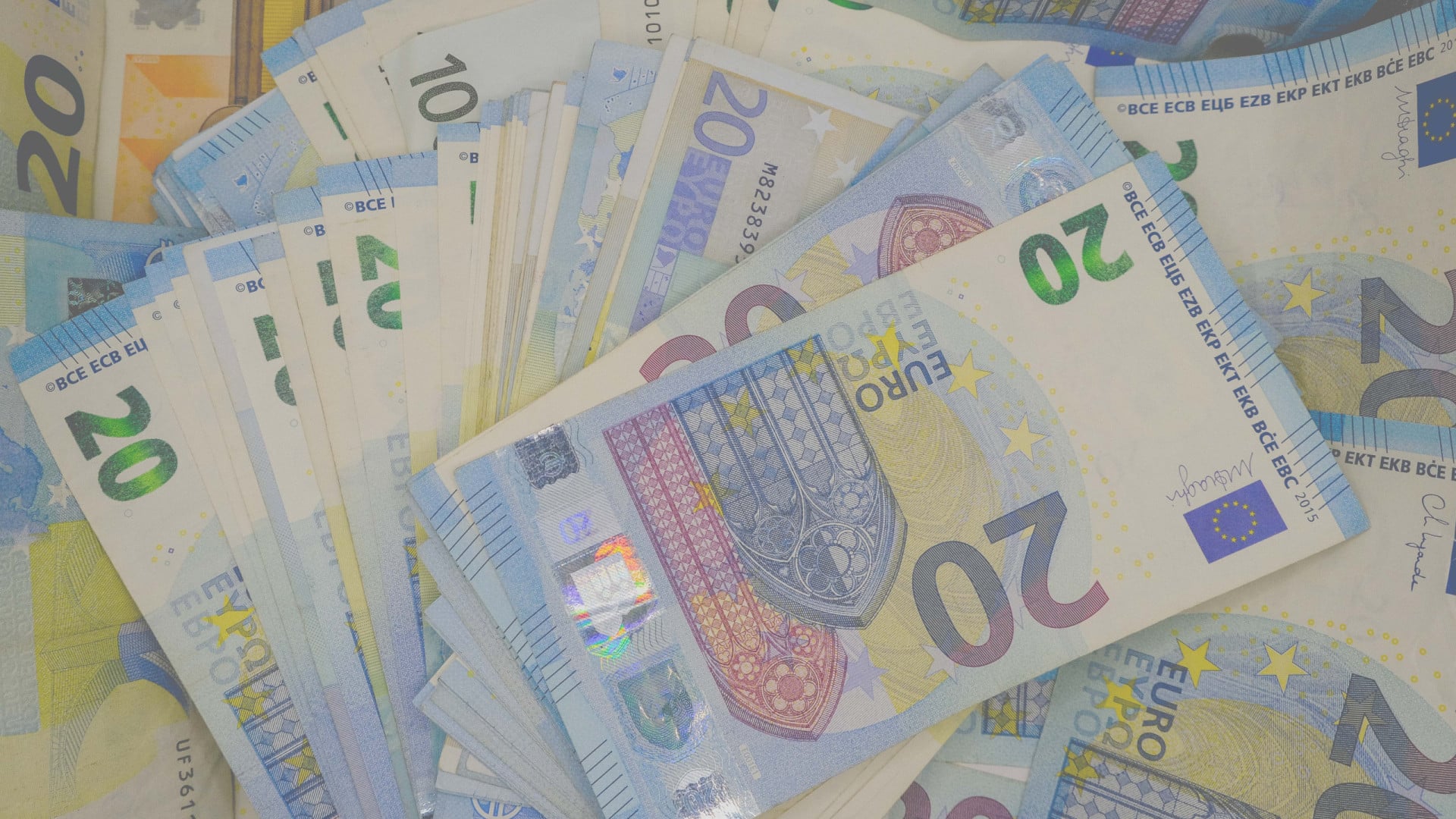 L'excédent de l'État s'élève à 2 098,1 millions d'euros jusqu'en février.