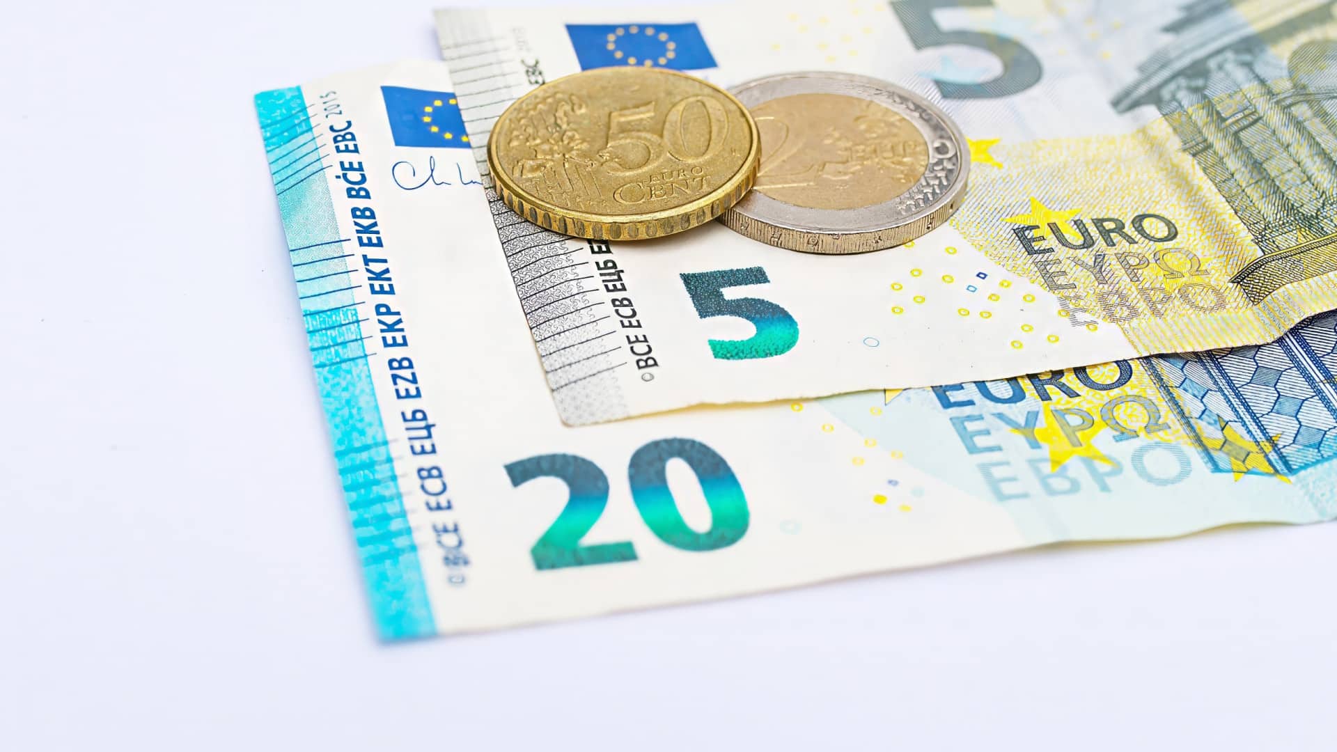 OE2025. Les paiements en retard tombent à 341,6 millions jusqu'en février.