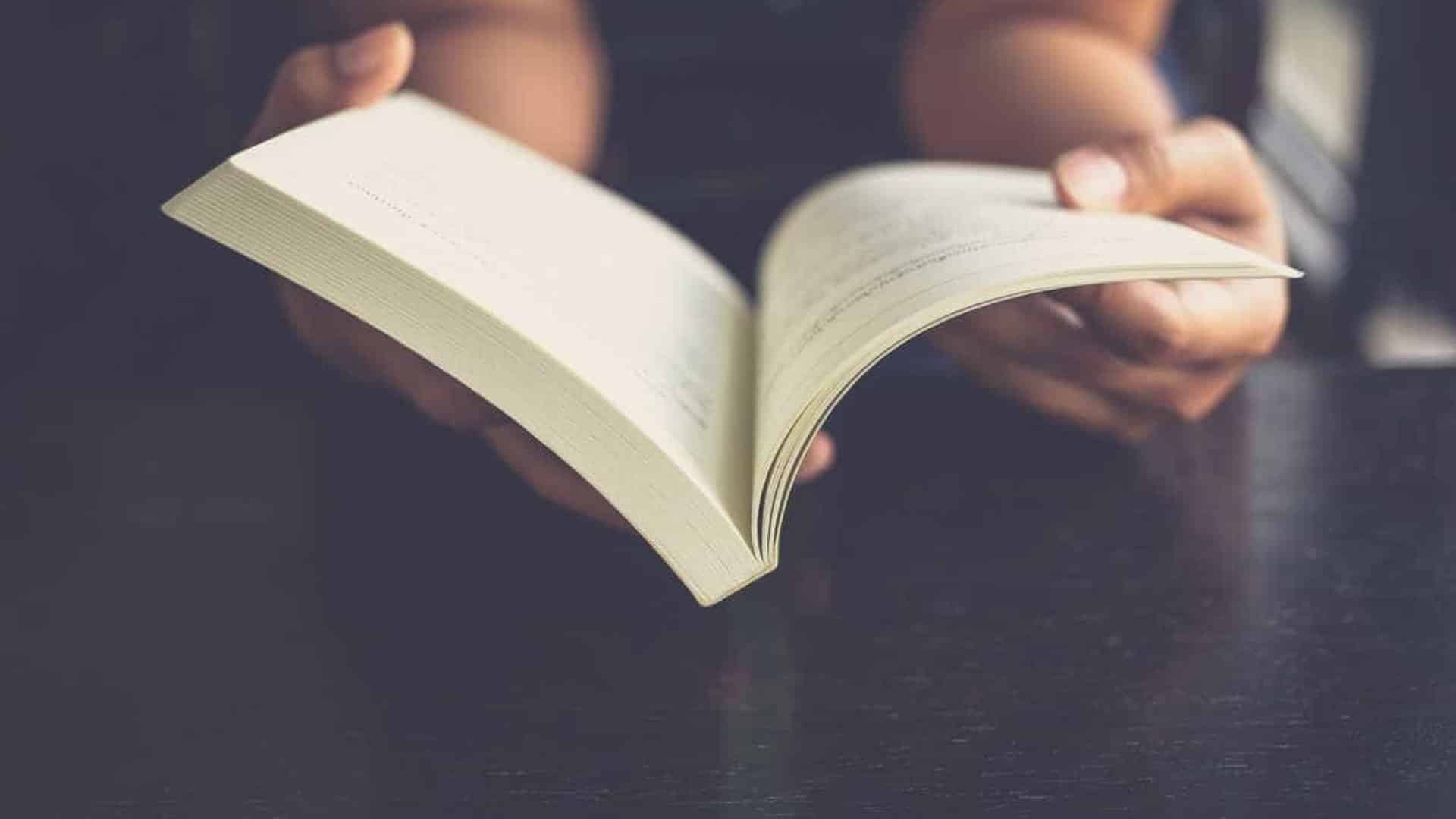 Publicações D. Quixote créent un Prix de Poésie pour les 60 ans de la maison d'édition.