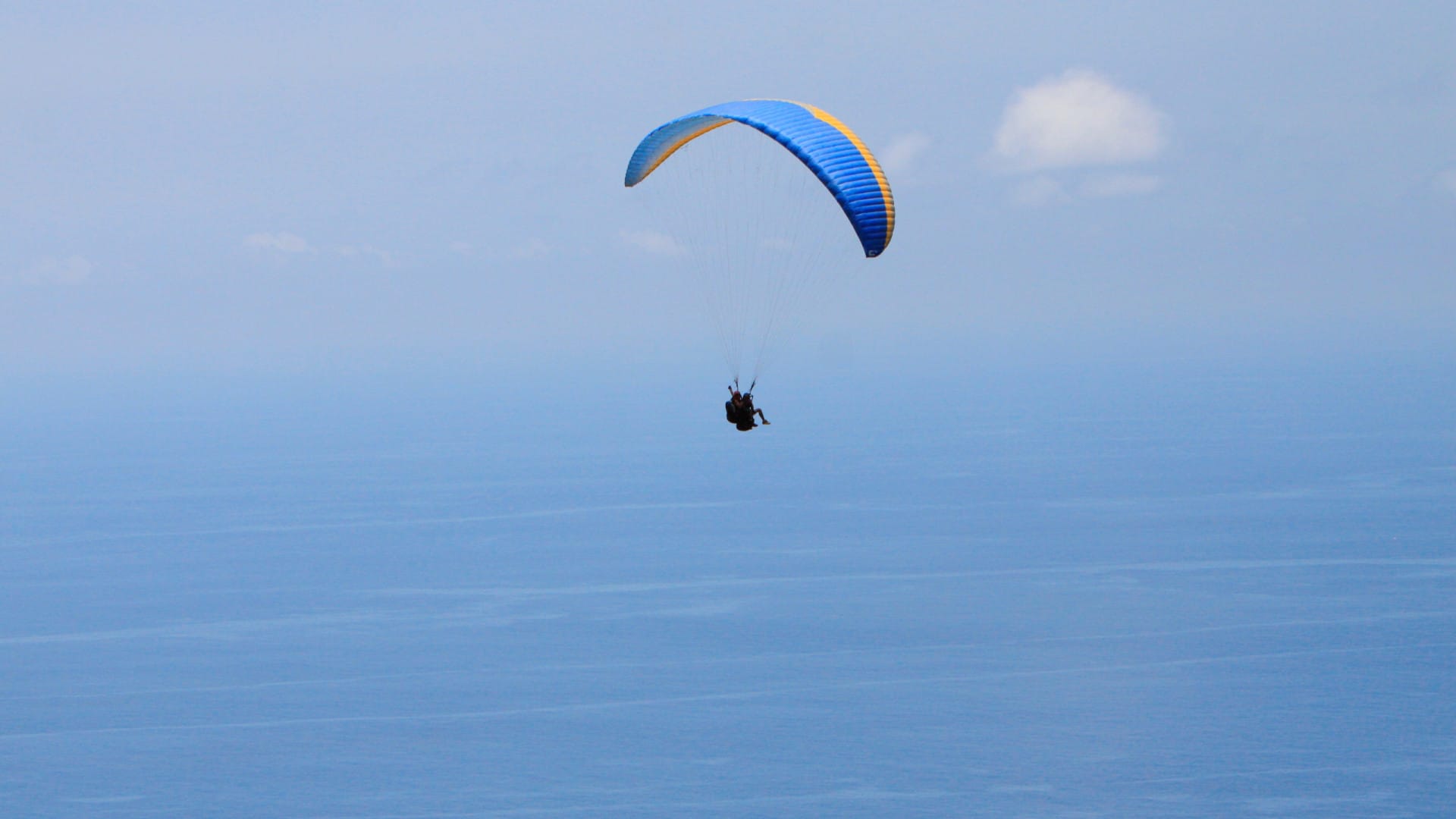 Recherches interrompues pour le parapentiste disparu.