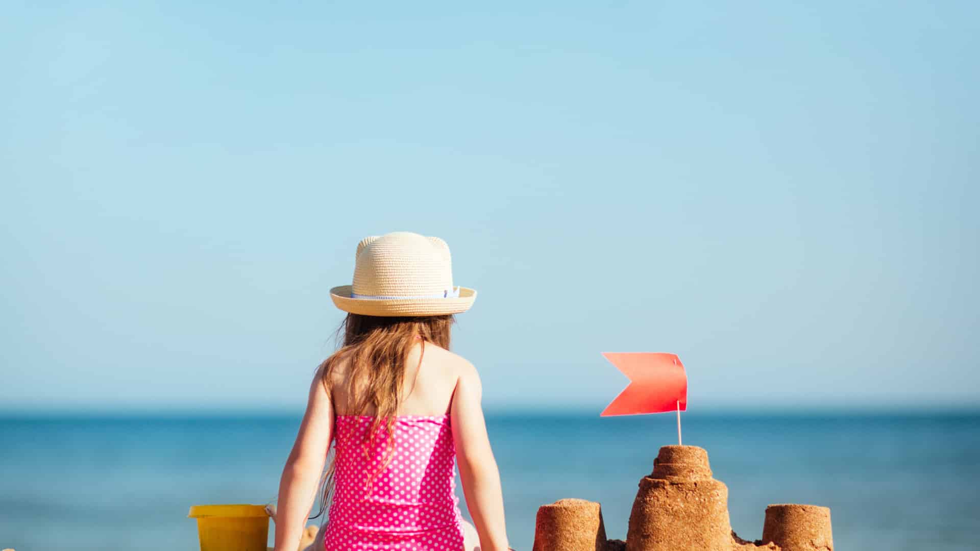 A surpris des étrangers prenant des photos d'enfants à la plage Voici ce que vous devez faire