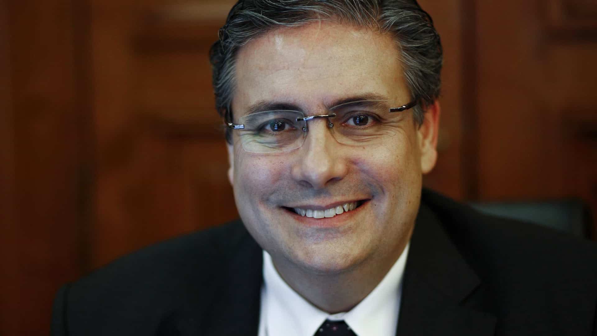 Abreu Amorim devient ministre dans un Parlement avec 10 partis.
