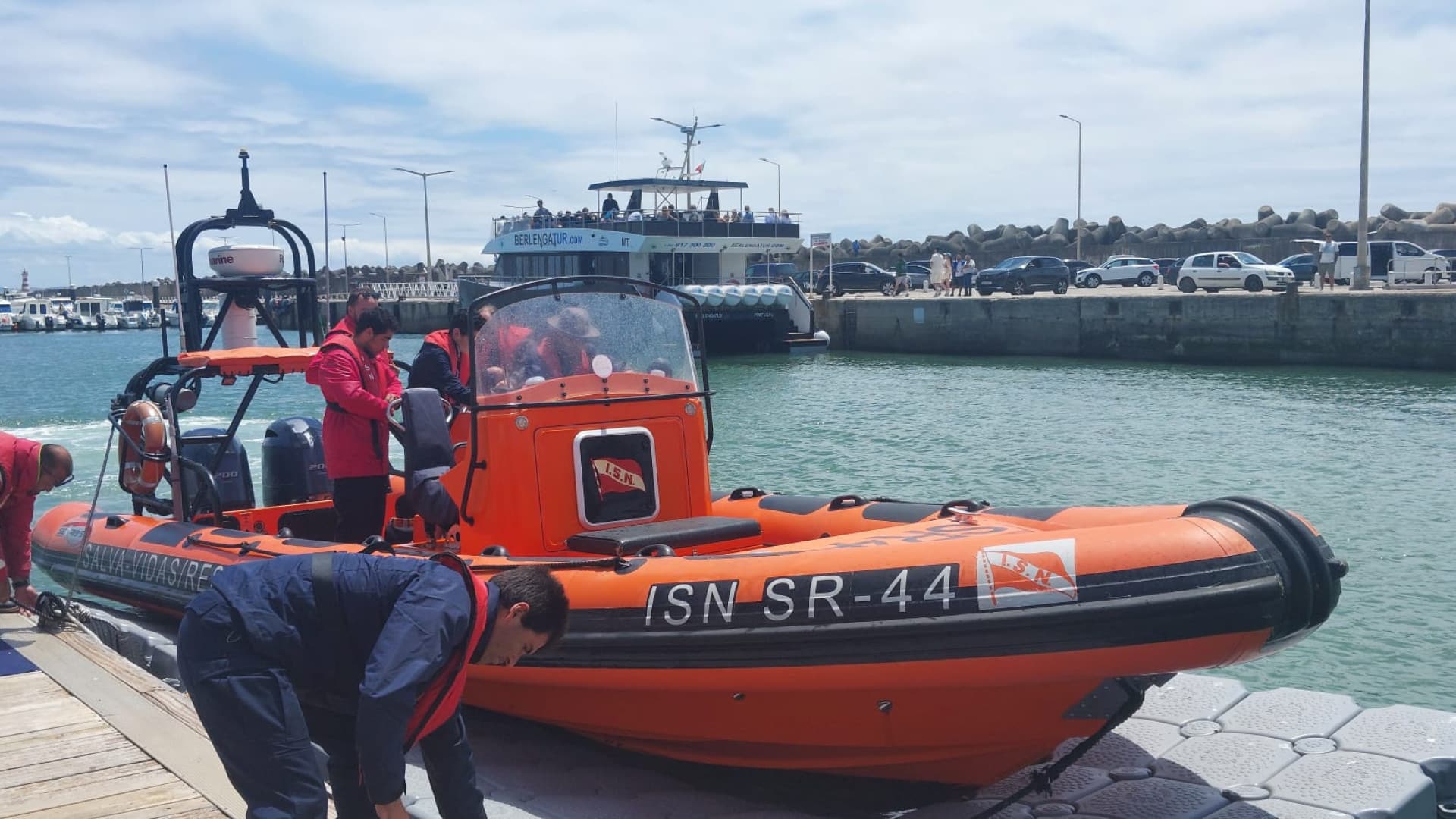 Adolescent sauvé avec des "symptômes de convulsions" sur l'île de Berlenga.