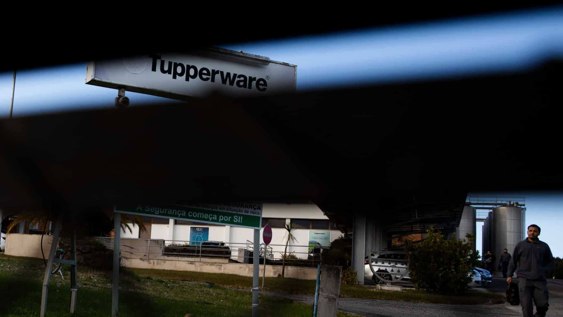 Après la réunion, la vente de l'usine Tupperware de Constância va avancer.