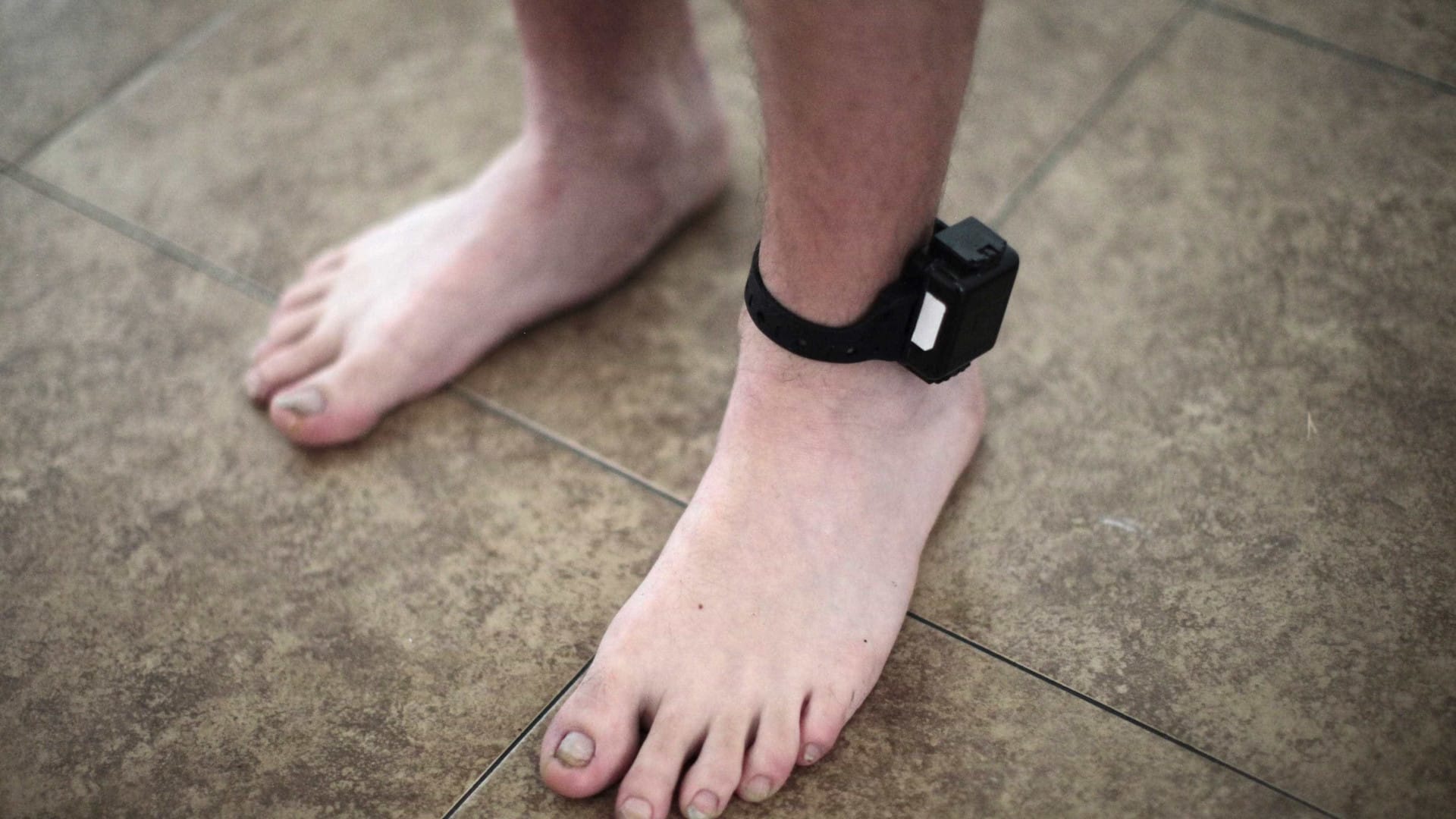 Arrêté pour violence domestique à Guarda, il a été équipé d'un bracelet électronique.