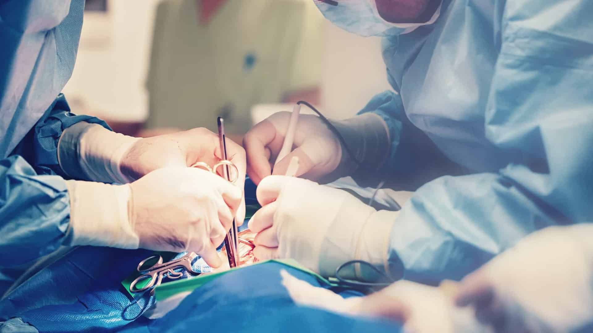 Des orientations ont été émises pour restreindre les chirurgies « supplémentaires » en dermatologie.