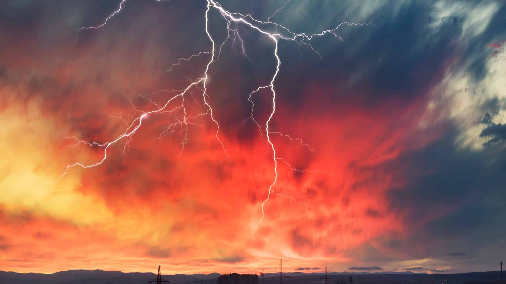 Dimanche d'orage et de chaleur extrême : maximales de 44°C et alerte rouge.