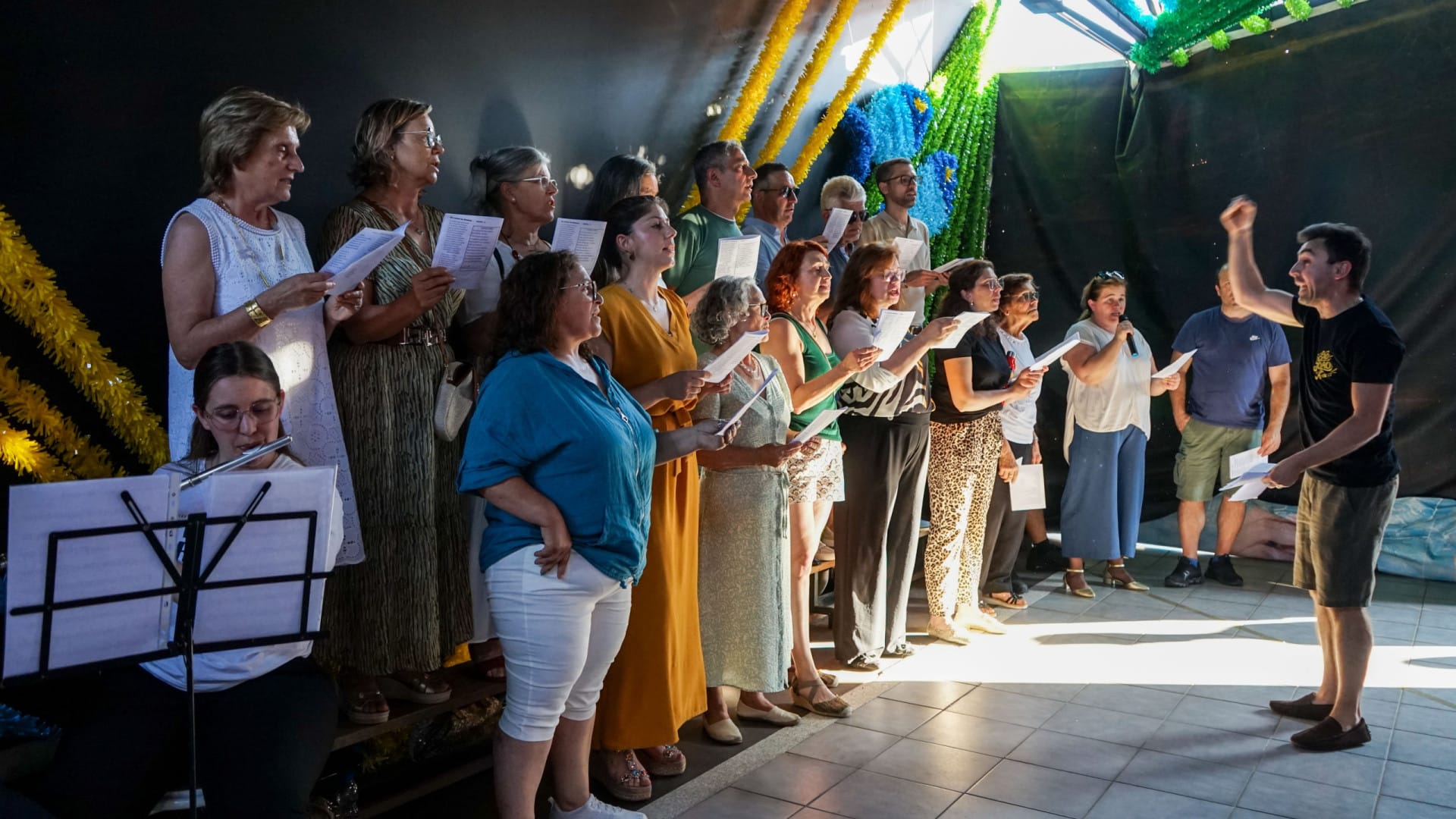 Feira a des marches avec 350 personnes qui paient "fierté locale" avec des fonds.
