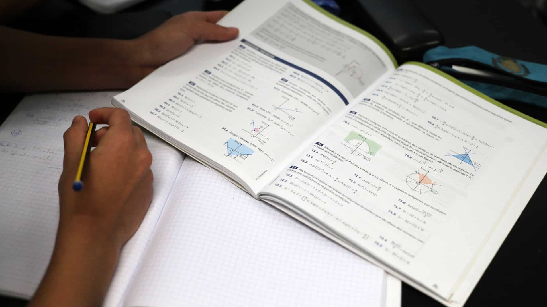 Fenprof avertit que les épreuves ModA évaluent les élèves sur des matières qu'ils n'ont pas étudiées.