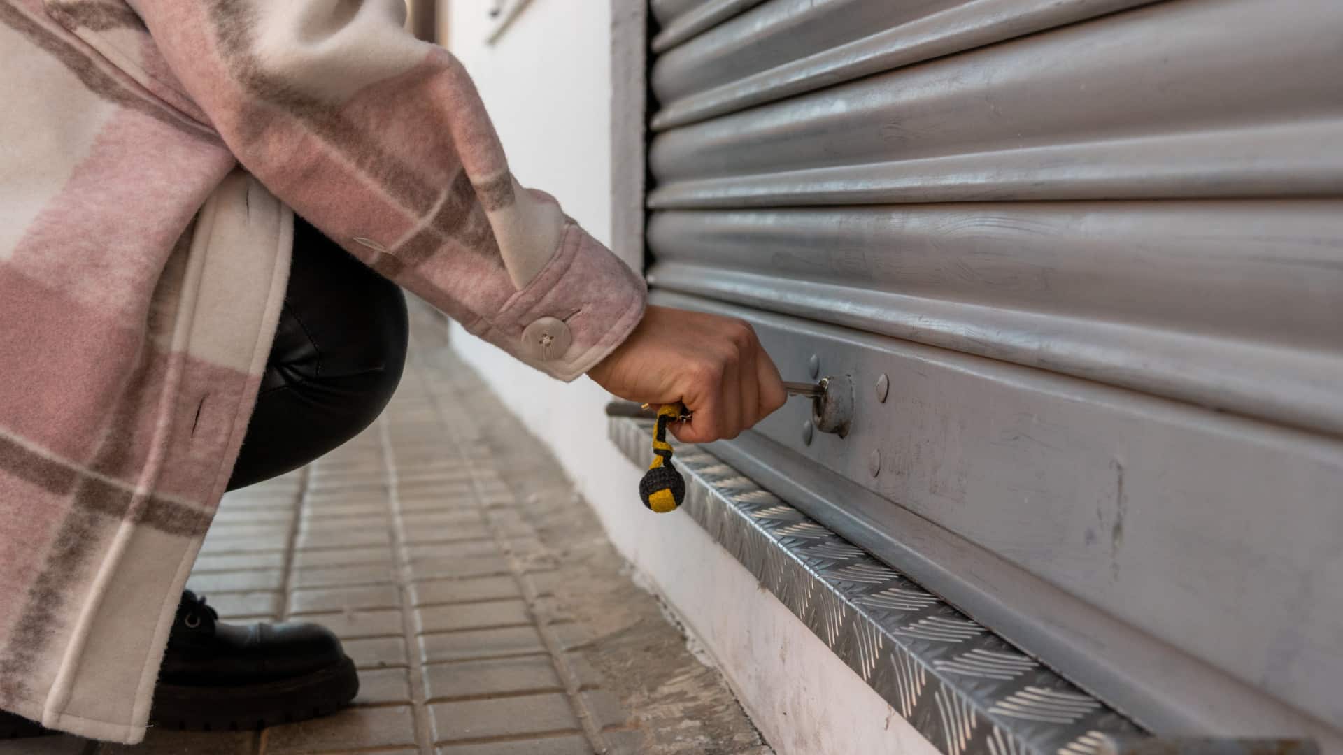 Fermer les magasins le dimanche ? "Ce n'est pas tabou", la CCP considère le débat comme "positif".