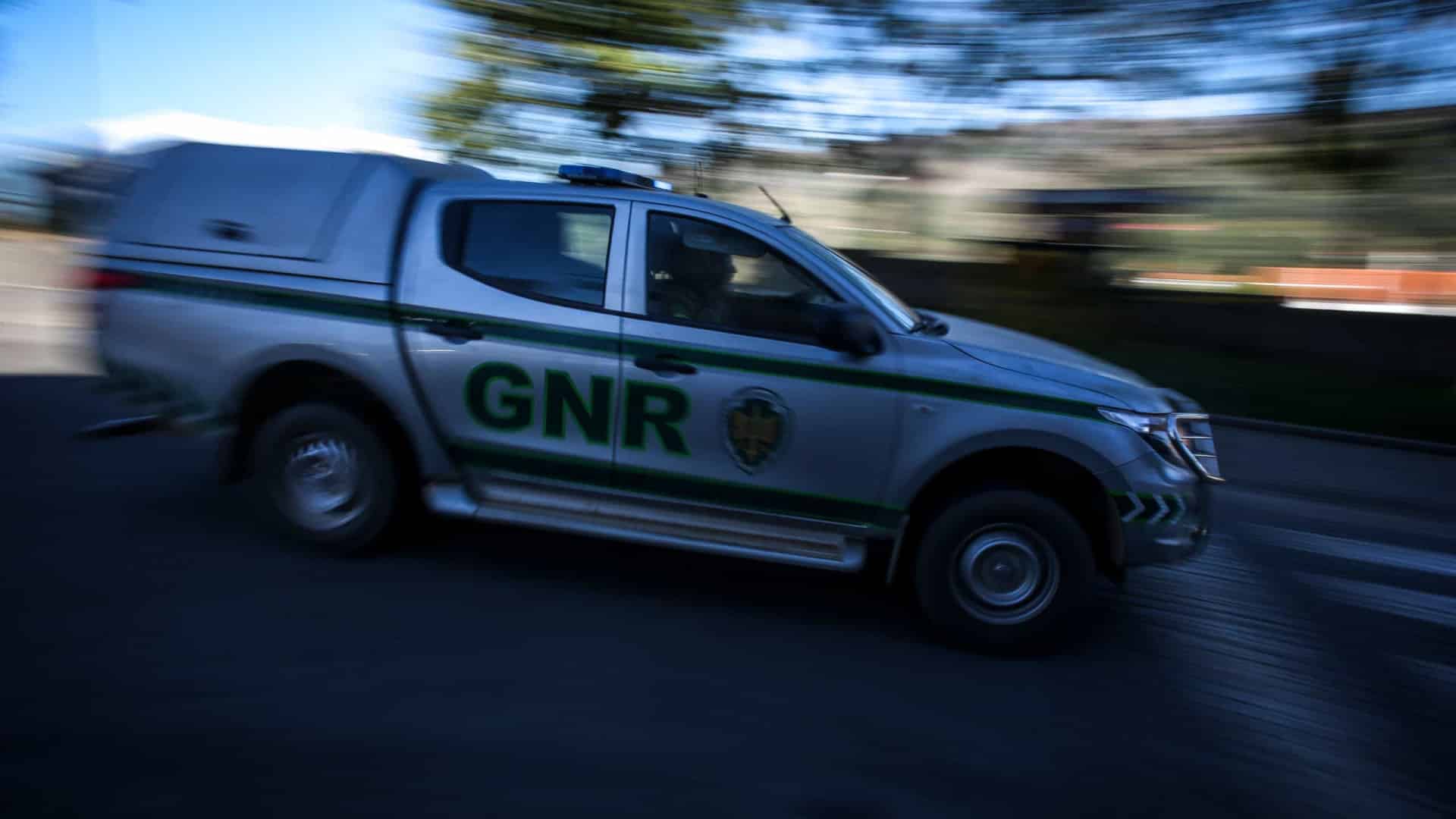 Homme arrêté par la GNR pour avoir allumé un feu dans la municipalité de Fronteira.