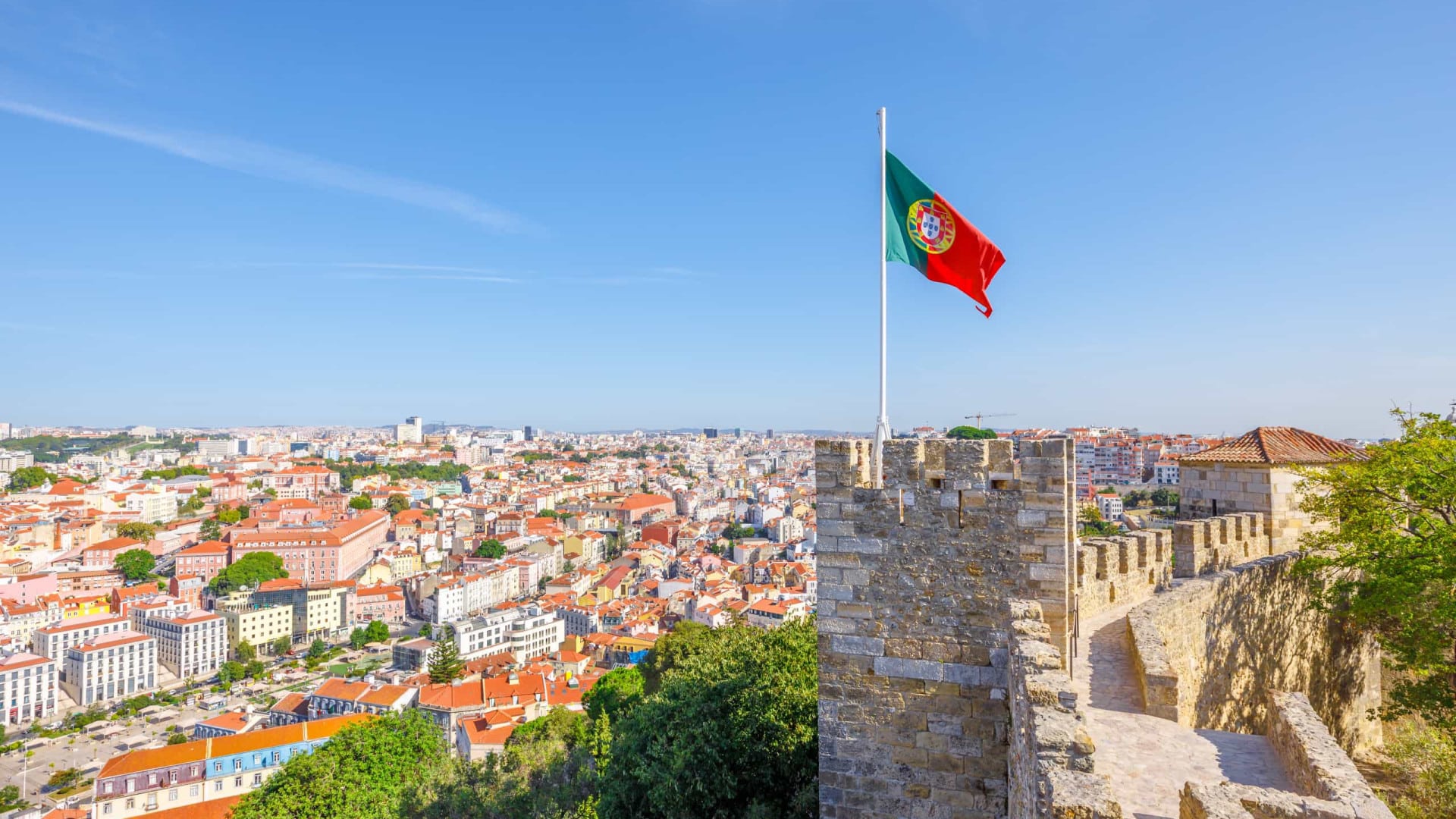 Il y a environ 700 000 demandes de nationalité portugaise en attente.
