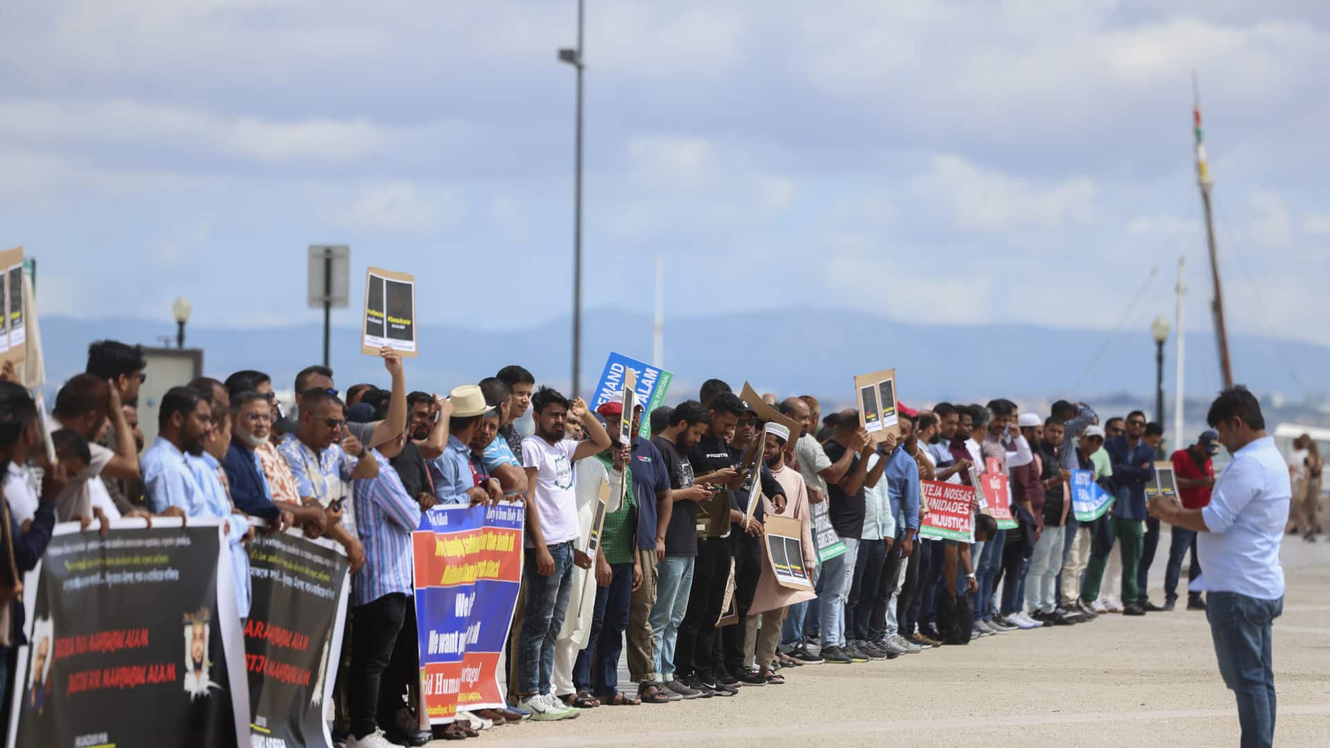 Imigrantes demandent sécurité et "justice" face au MAI.