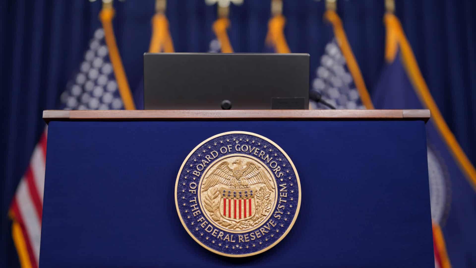 La Fed devrait revenir à maintenir les taux d'intérêt même avec les appels de Trump.