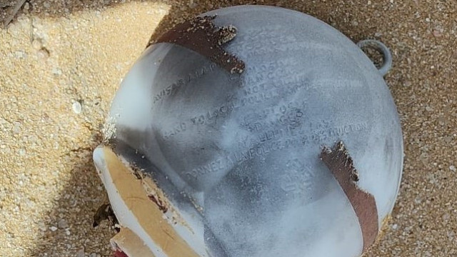 Marinha desativa engenho explosivo encontrado numa praia em Sesimbra