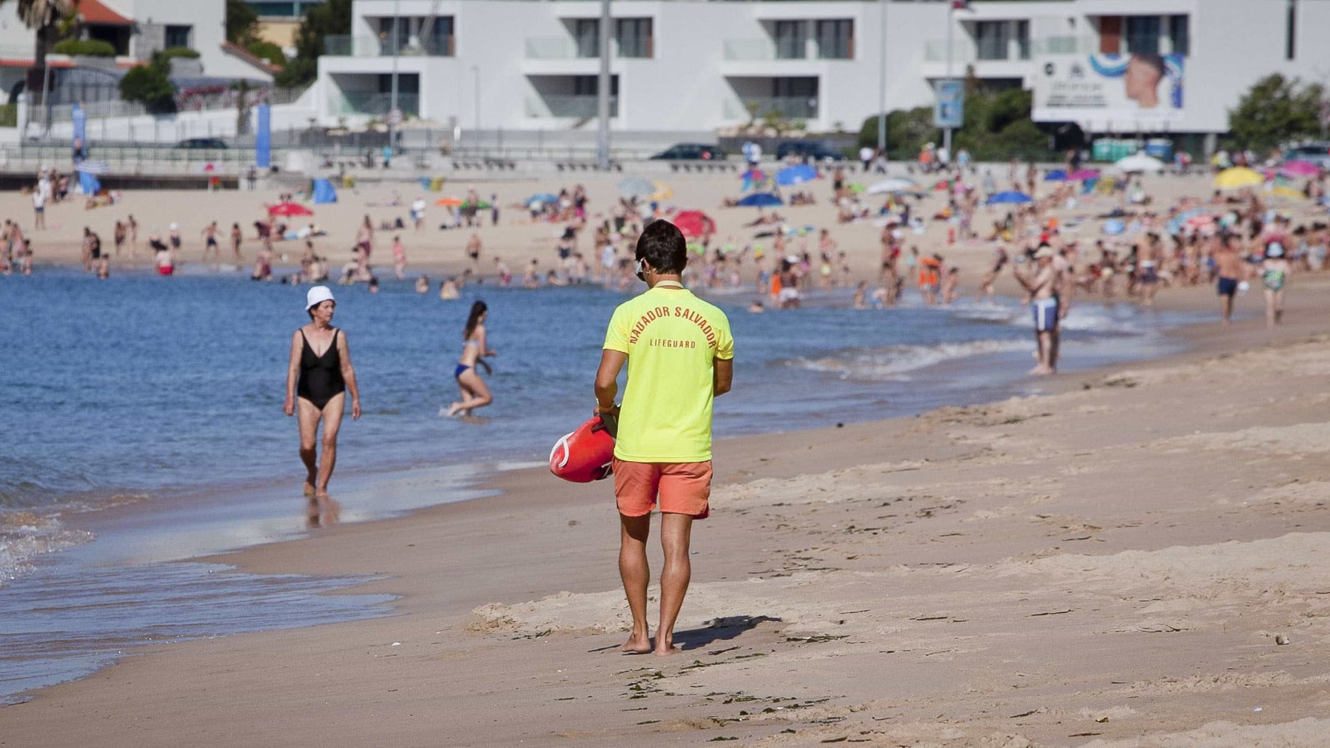 La moitié des sauveteurs sont étrangers à Mafra et Peniche.