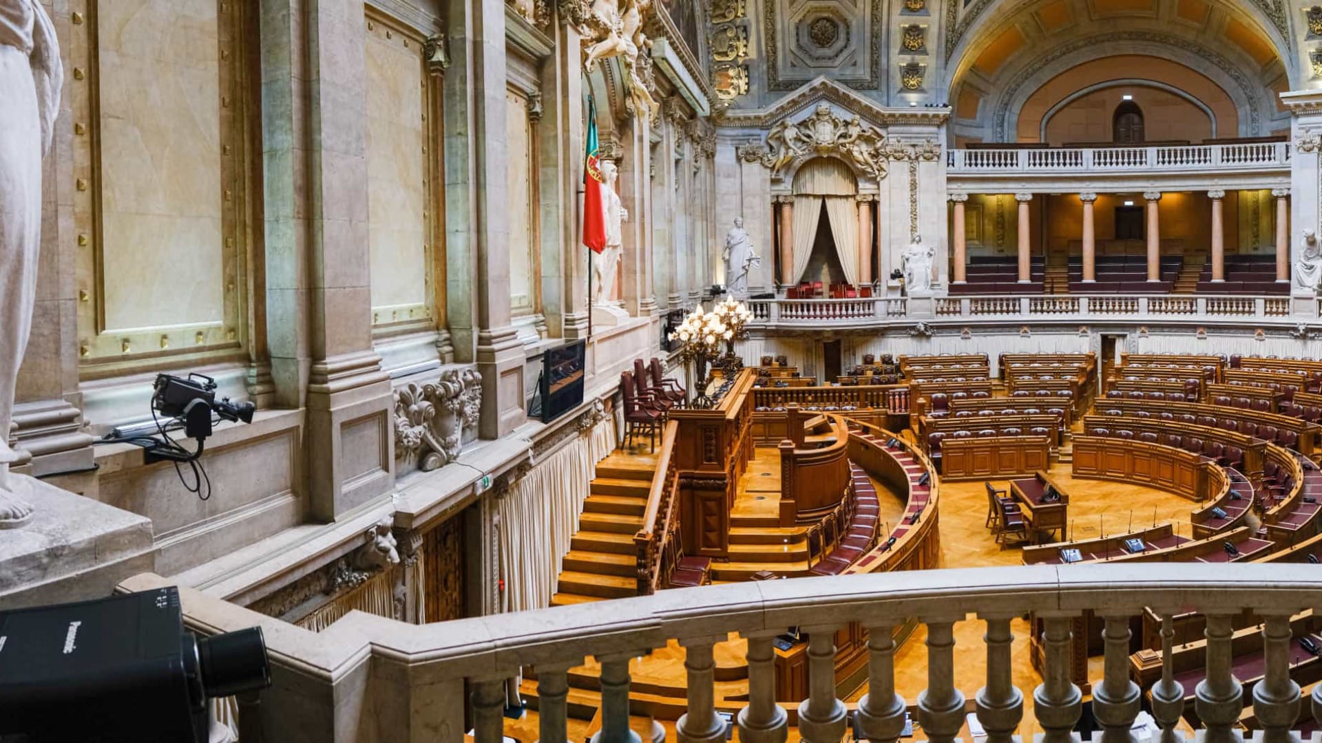 La réforme de l'État va avancer avec une "évaluation globale" des travailleurs.