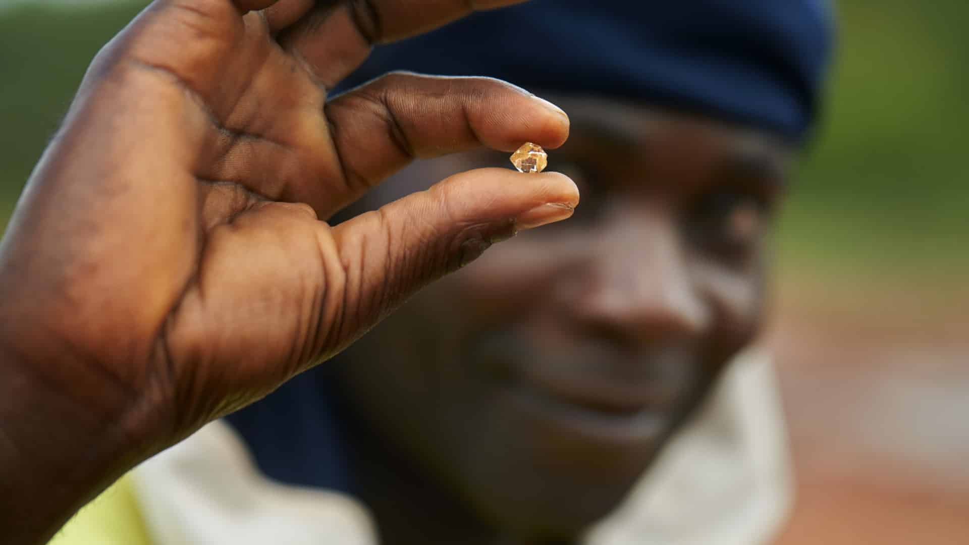L'Angola va mettre aux enchères 17 pierres de diamants équivalant à 10,80 carats.