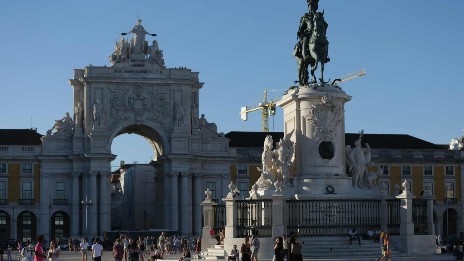 Le fonds de sauvetage de l'euro admet des risques pour la durabilité de la dette.