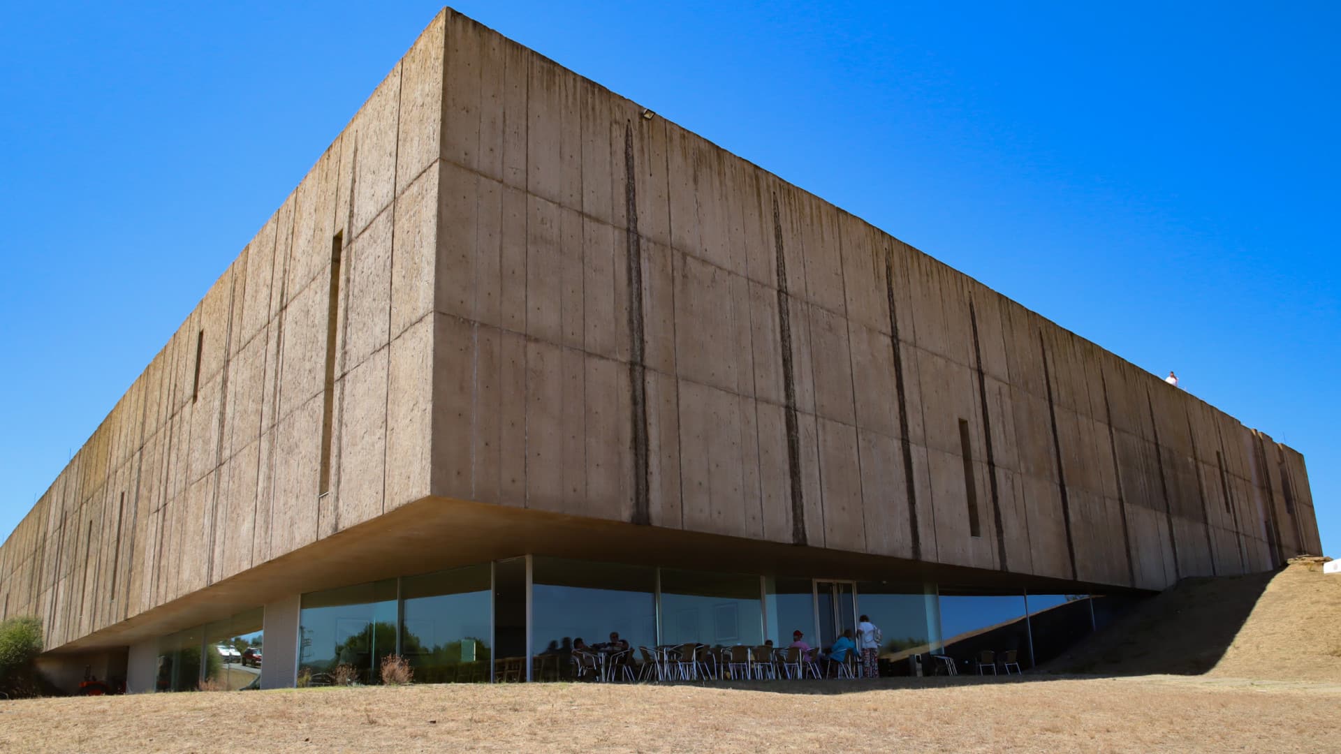Le Musée du Côa accueille des expositions de Nadir Afonso et Amadeo.
