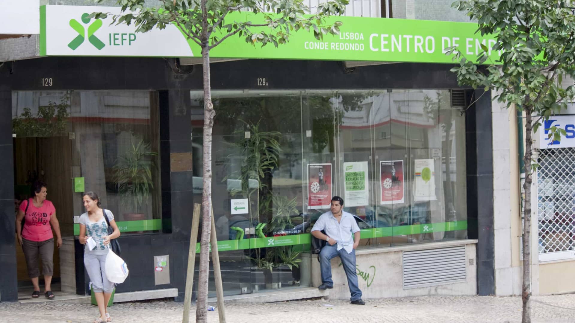 Le nombre de chômeurs inscrits aux centres d'emploi baisse de 3 % en mai.