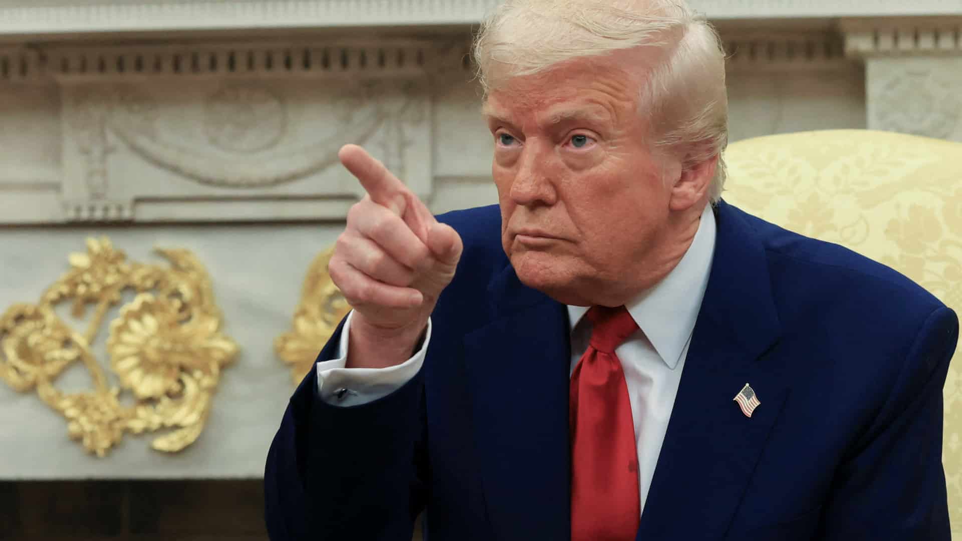 Le président de la Fed est "stupide" et "politisé", accuse Trump.