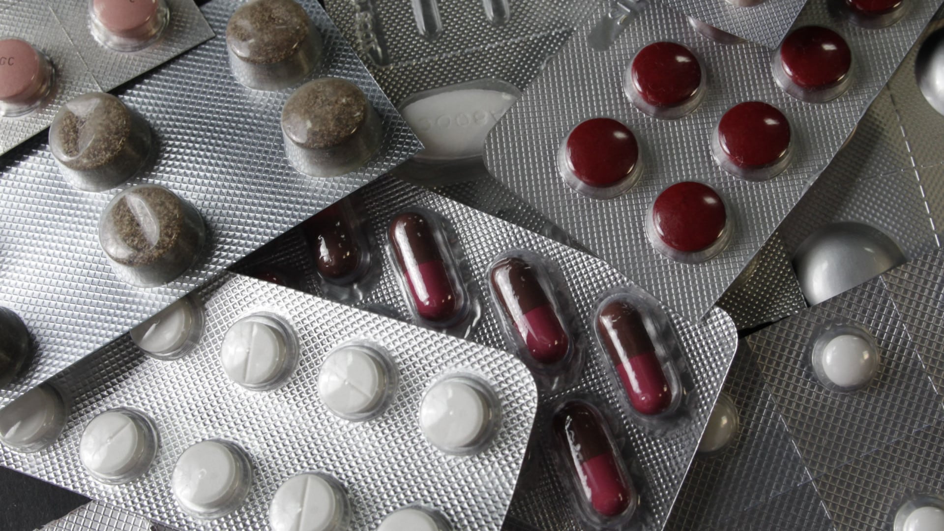 Le système d'évaluation a amélioré l'accès aux médicaments, mais les décisions restent lentes.