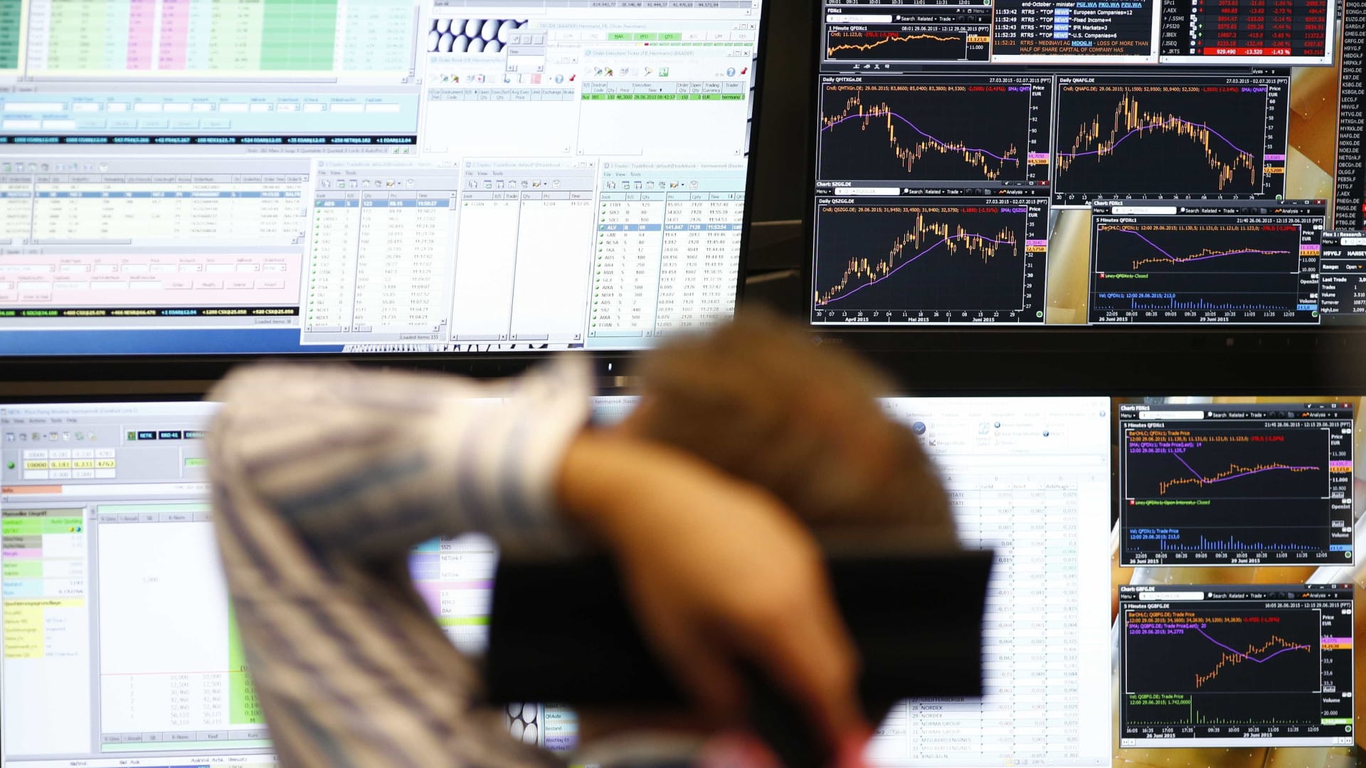 Les bourses européennes sont mitigées. L'accent est mis sur le sommet de l'OTAN à La Haye.