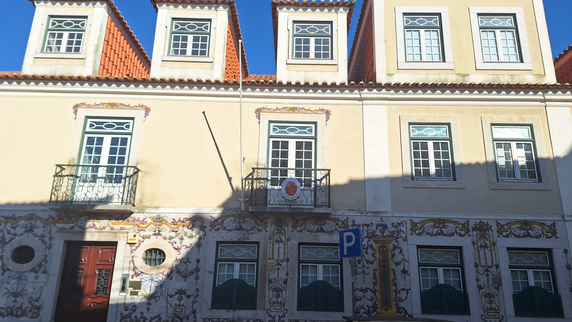 Les employés de l'ambassade de Finlande portent plainte contre l'ambassadrice