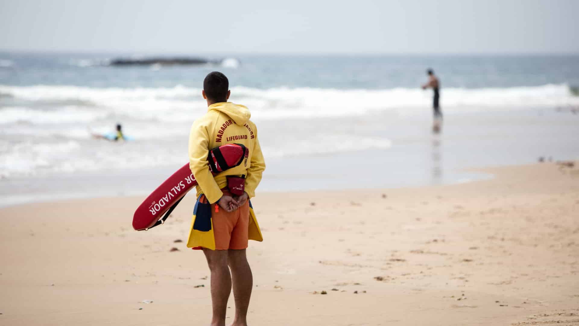 Les plages du Nord ont suffisamment de sauveteurs.