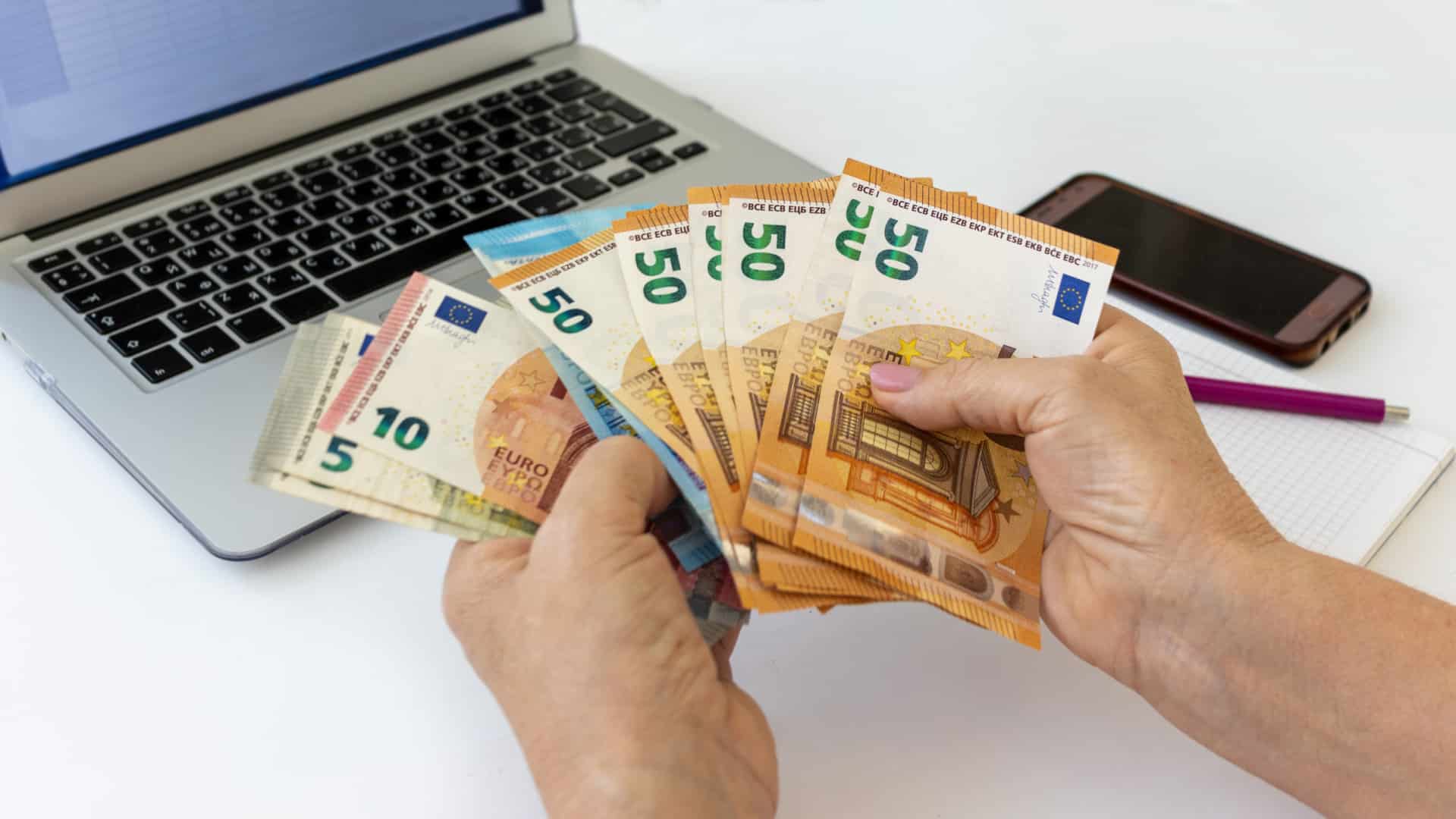 Les plus âgés et les riches mènent la participation sur les marchés de capitaux.