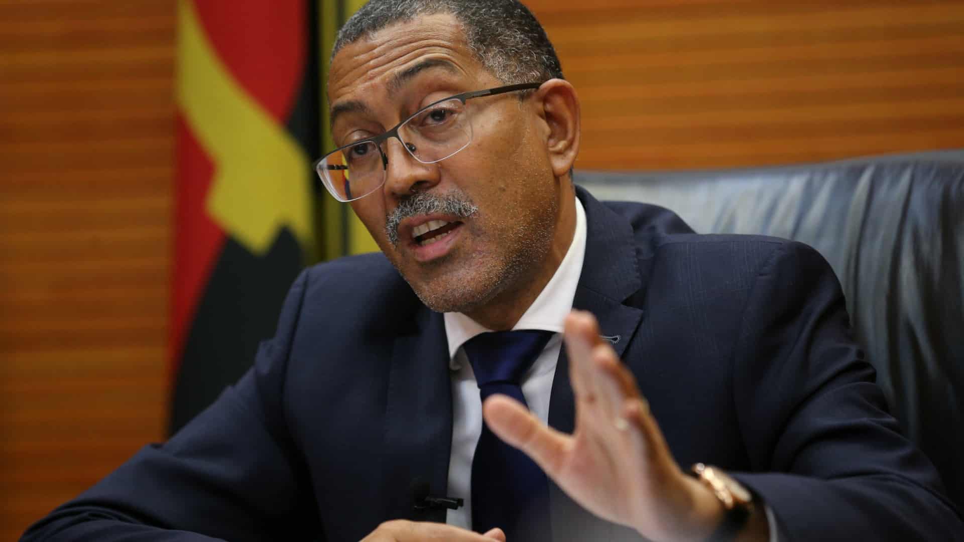 L'OPEP est un cartel, qu'on le veuille ou non. Elle vit de quotas imposés.