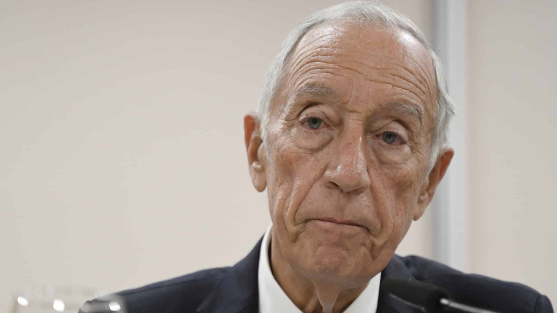 Marcelo promulgue le diplôme qui régule la carrière des huissiers de justice.