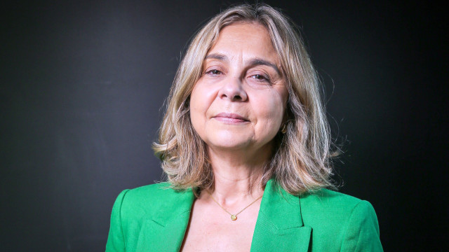 Ministra da Saúde admite que é preciso garantir menos partos em ambulâncias