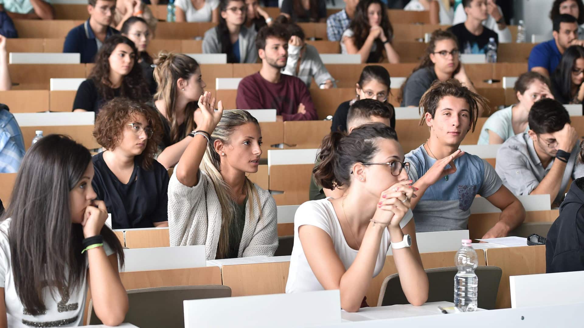 Master ? Salaire 80 % plus élevé que les travailleurs avec secondaire.