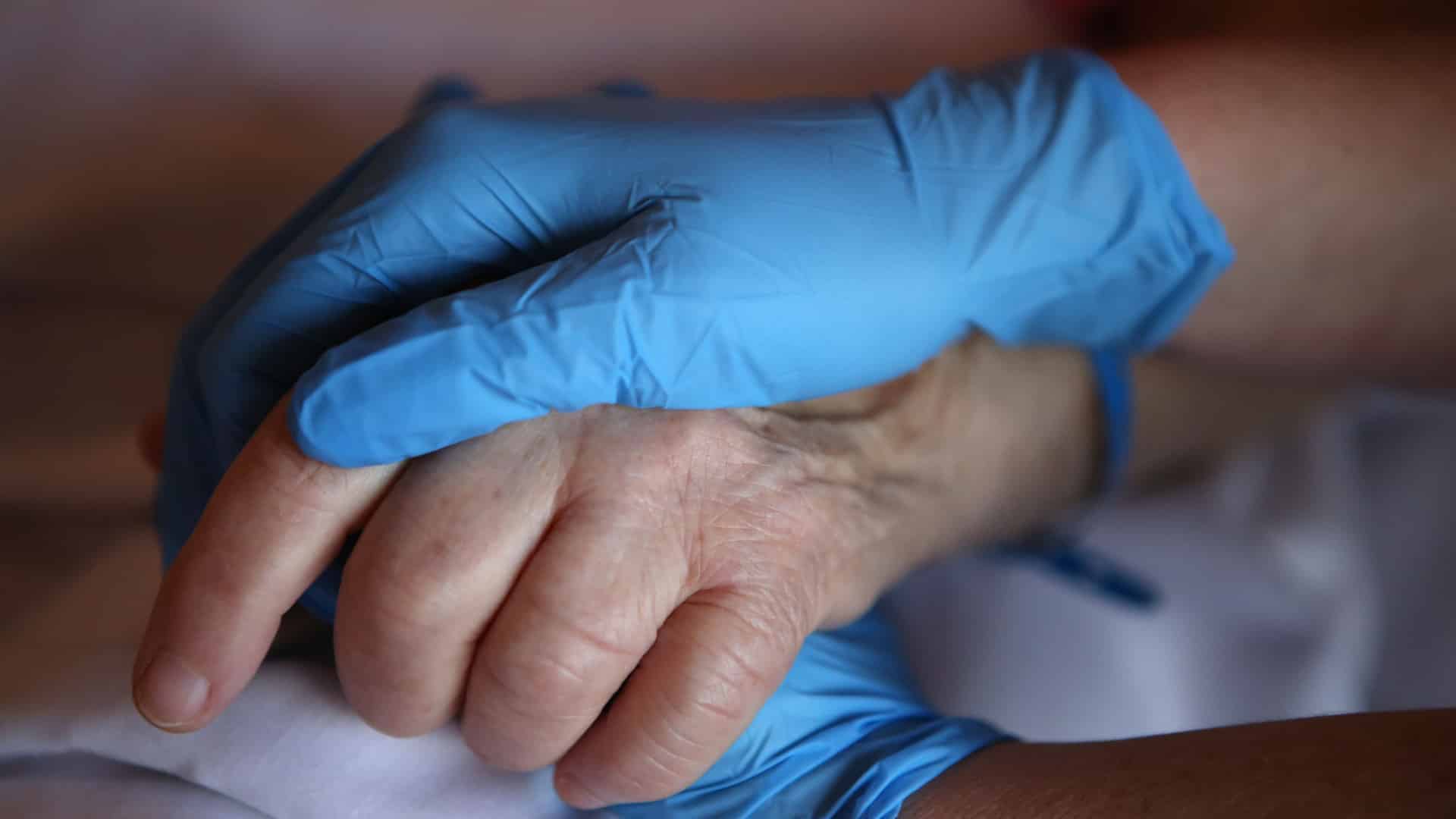Pétition exigeant des droits pour les aidants informels déposée mercredi.
