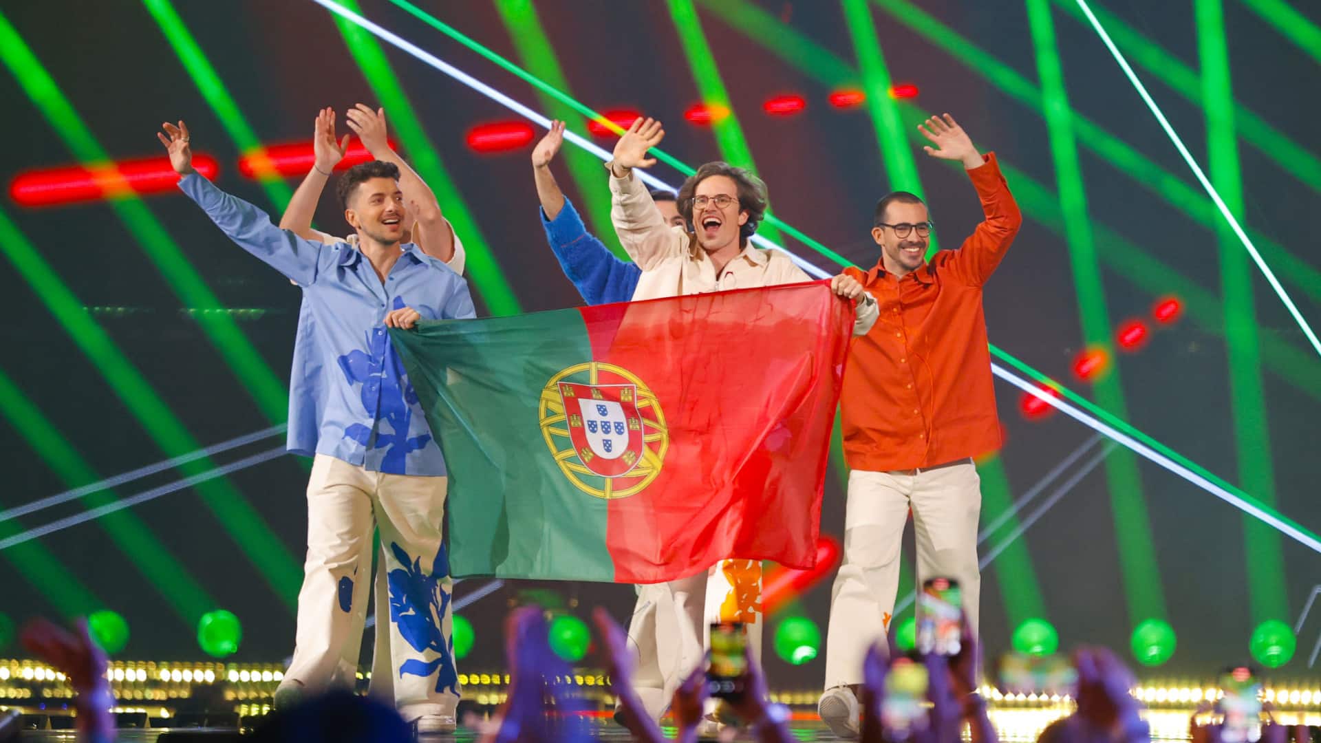 "Phénomène mondial". Après l'Eurovision, 'Déplacé' conquiert le monde.