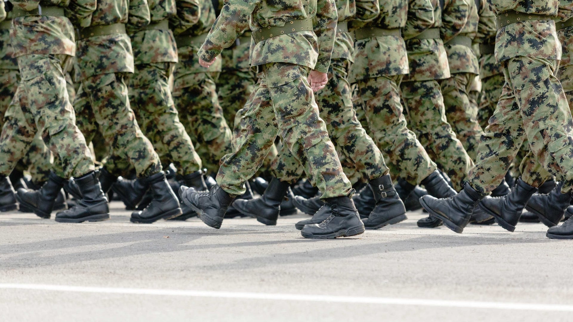 Plus de la moitié des dépenses militaires est destinée aux charges de personnel.