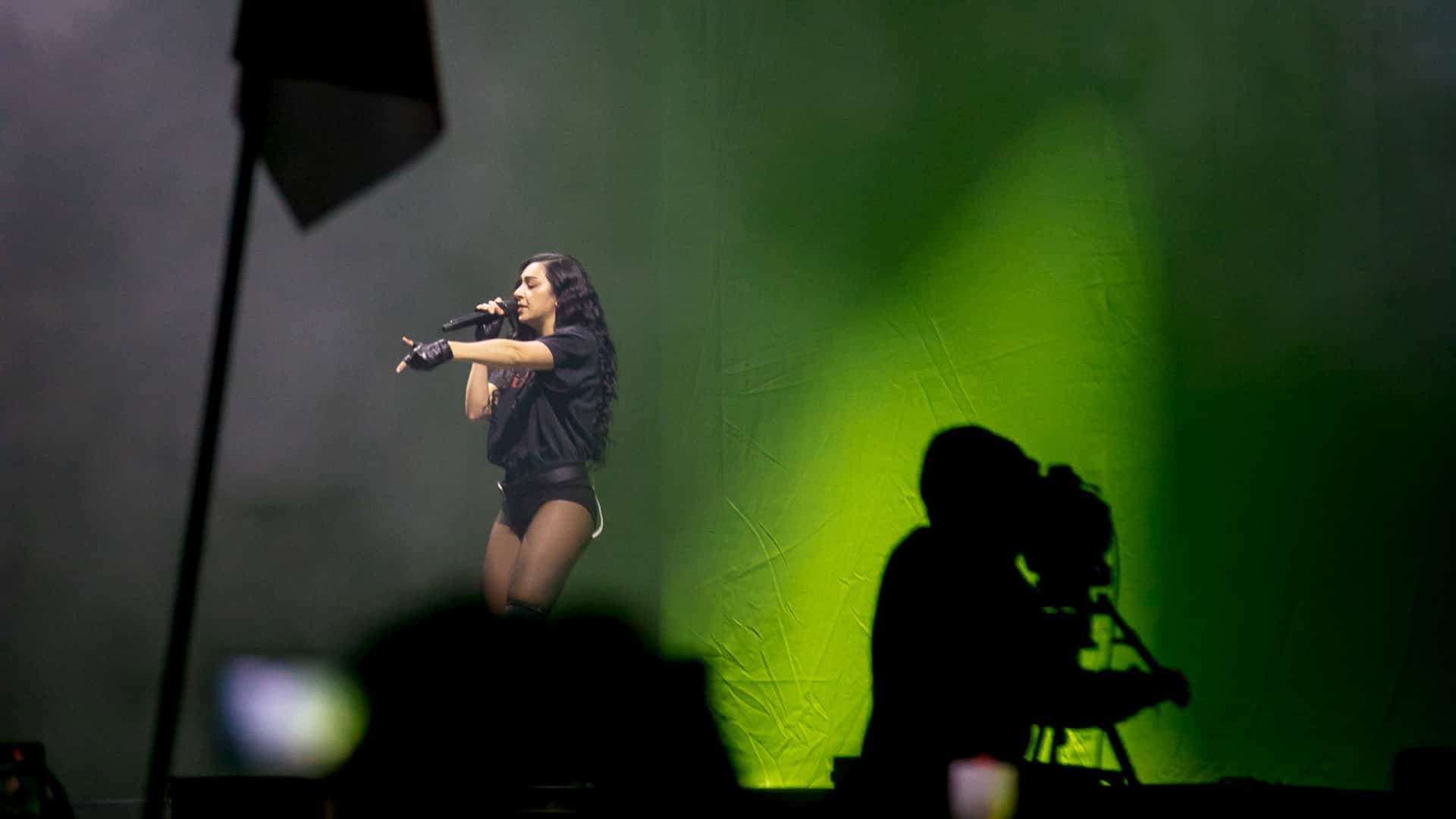 Primavera Sound ouvre ses portes sans pluie et avec des attentes pour Charli XCX