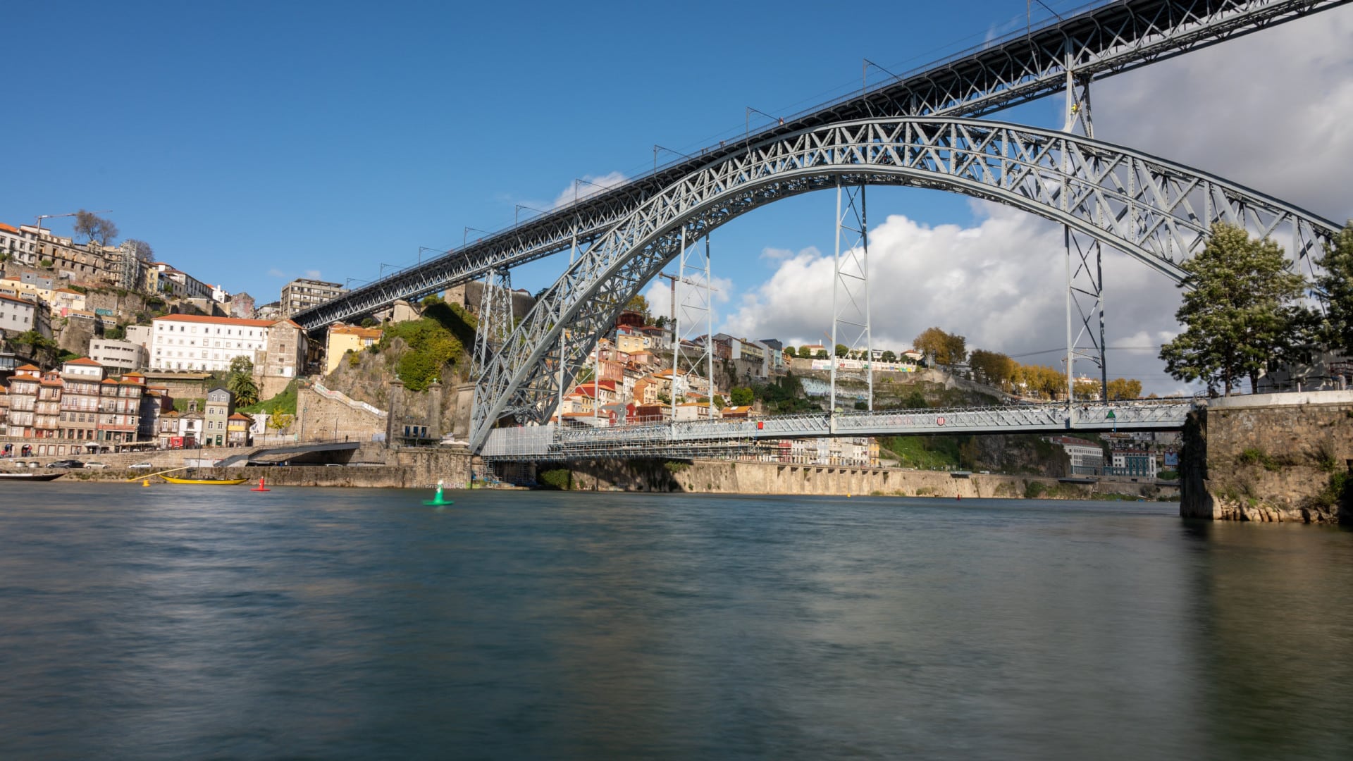 Recherches continues pour le jeune tombé dans le fleuve Douro se terminent ce dimanche.
