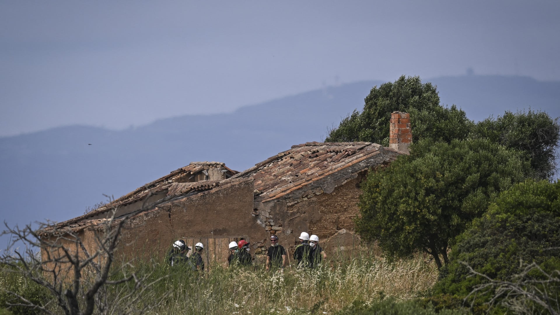 Recherches pour Madeleine McCann dans des ruines et des puits. Les images du 1er jour.