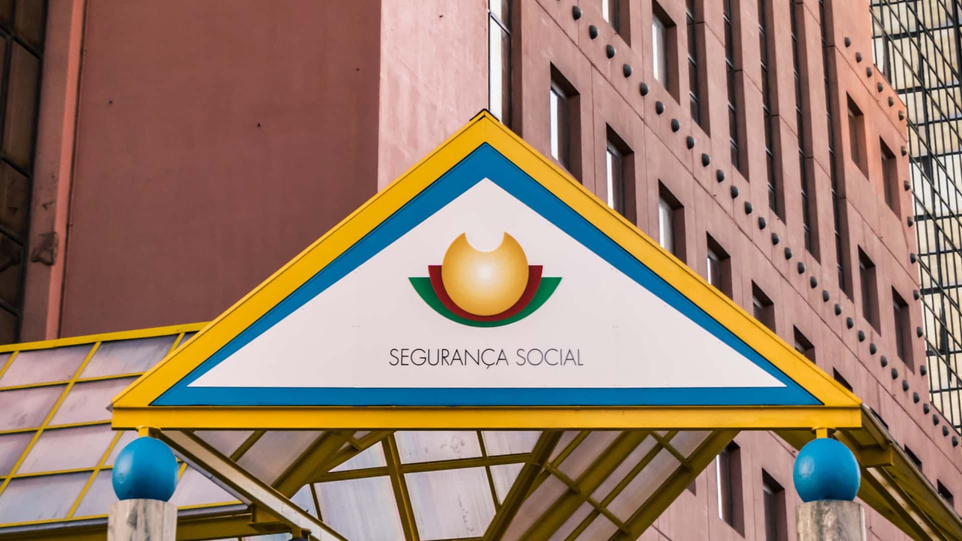 Réforme fiscale des sièges, de la Sécurité Sociale et de l'administration publique.
